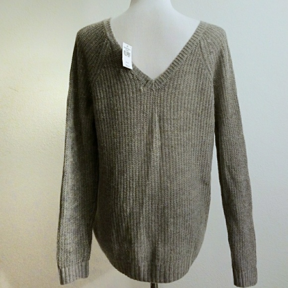 NWT Abercrombie & Fitch Gray Lightweight Sweater - Picture 2 of 4